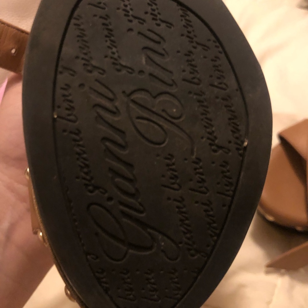 Heels - Picture 3 of 4